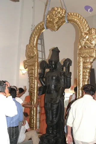 2007-November-7-to-9-Kailasa-in-LosAngeles-Making-of-Temple