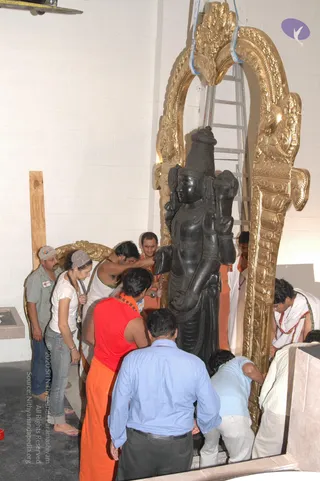 2007-November-7-to-9-Kailasa-in-LosAngeles-Making-of-Temple