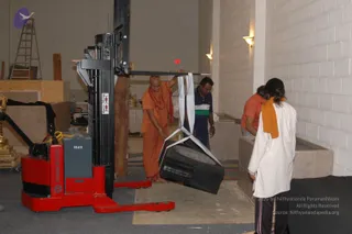 2007-November-7-to-9-Kailasa-in-LosAngeles-Making-of-Temple