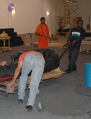 2007-November-7-to-9-Kailasa-in-LosAngeles-Making-of-Temple