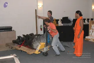 2007-November-7-to-9-Kailasa-in-LosAngeles-Making-of-Temple
