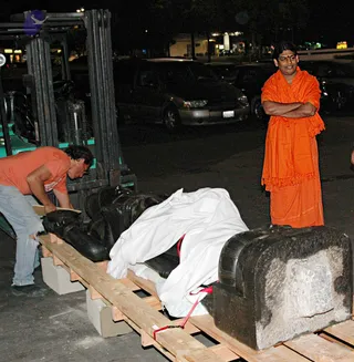 2007-November-7-to-9-Kailasa-in-LosAngeles-Making-of-Temple