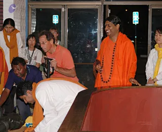2007-November-7-to-9-Kailasa-in-LosAngeles-Making-of-Temple