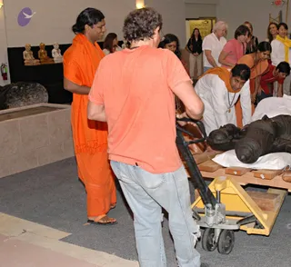 2007-November-7-to-9-Kailasa-in-LosAngeles-Making-of-Temple