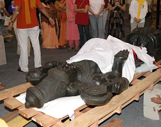 2007-November-7-to-9-Kailasa-in-LosAngeles-Making-of-Temple