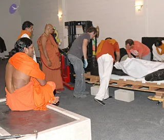 2007-November-7-to-9-Kailasa-in-LosAngeles-Making-of-Temple