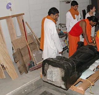 2007-November-7-to-9-Kailasa-in-LosAngeles-Making-of-Temple