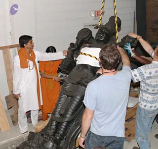 2007-November-7-to-9-Kailasa-in-LosAngeles-Making-of-Temple