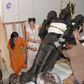 2007-November-7-to-9-Kailasa-in-LosAngeles-Making-of-Temple