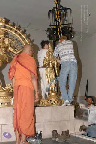 2007-November-7-to-9-Kailasa-in-LosAngeles-Making-of-Temple