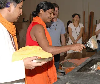 2007-November-7-to-9-Kailasa-in-LosAngeles-Making-of-Temple