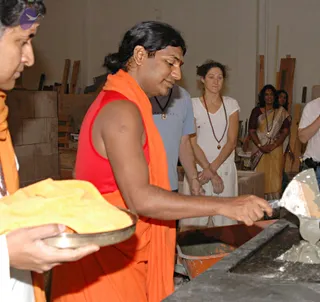 2007-November-7-to-9-Kailasa-in-LosAngeles-Making-of-Temple