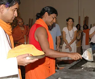 2007-November-7-to-9-Kailasa-in-LosAngeles-Making-of-Temple