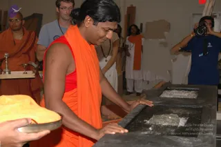 2007-November-7-to-9-Kailasa-in-LosAngeles-Making-of-Temple