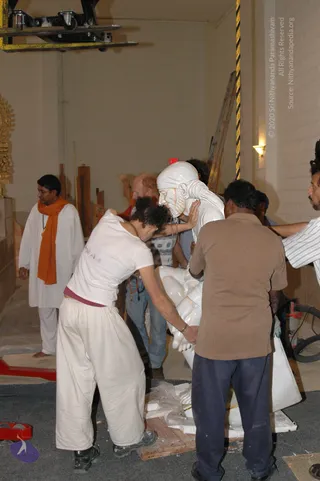 2007-November-7-to-9-Kailasa-in-LosAngeles-Making-of-Temple