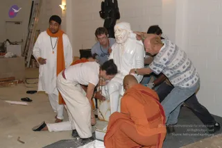 2007-November-7-to-9-Kailasa-in-LosAngeles-Making-of-Temple