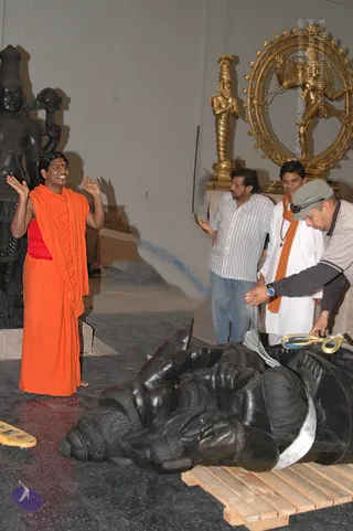2007-November-7-to-9-Kailasa-in-LosAngeles-Making-of-Temple