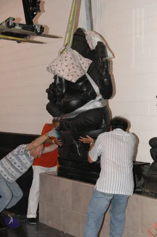 2007-November-7-to-9-Kailasa-in-LosAngeles-Making-of-Temple