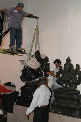2007-November-7-to-9-Kailasa-in-LosAngeles-Making-of-Temple