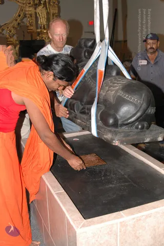 2007-November-7-to-9-Kailasa-in-LosAngeles-Making-of-Temple