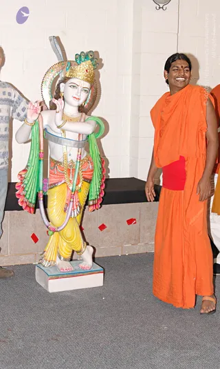 2007-November-7-to-9-Kailasa-in-LosAngeles-Making-of-Temple