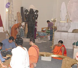 2007-November-7-to-9-Kailasa-in-LosAngeles-Making-of-Temple