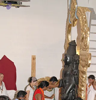 2007-November-7-to-9-Kailasa-in-LosAngeles-Making-of-Temple