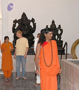 2007-November-7-to-9-Kailasa-in-LosAngeles-Making-of-Temple