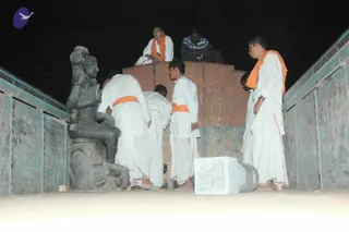2007-SACREDARTS-DEPARTMENT-SHIFTING-IDOLS-TO-LA