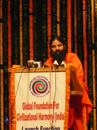 4-SWAMIJI-ATTENDING-LAUNCH-MEET-OF-GLOBAL-FOUNDATION-FOR-CIVILISATIONAL-HARMONY_Photo_1004_P1090007_CMP_WM