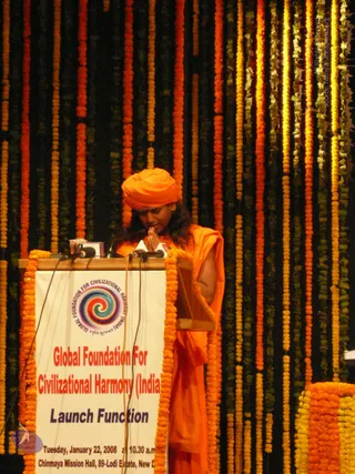 4-SWAMIJI-ATTENDING-LAUNCH-MEET-OF-GLOBAL-FOUNDATION-FOR-CIVILISATIONAL-HARMONY_Photo_1005_P1090017_CMP_WM