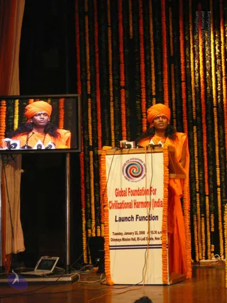 4-SWAMIJI-ATTENDING-LAUNCH-MEET-OF-GLOBAL-FOUNDATION-FOR-CIVILISATIONAL-HARMONY_Photo_1007_P1090024_CMP_WM