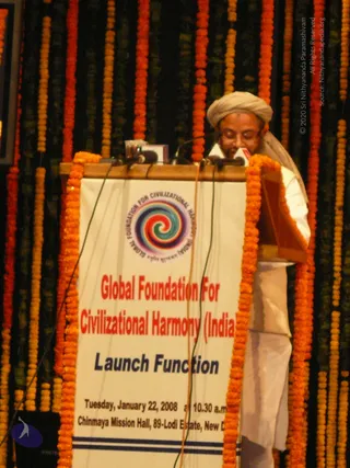 4-SWAMIJI-ATTENDING-LAUNCH-MEET-OF-GLOBAL-FOUNDATION-FOR-CIVILISATIONAL-HARMONY_Photo_1010_P1090032_CMP_WM