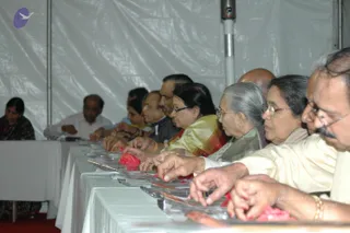 11May08_darshan_009_CMP_WM