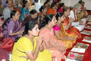 11May08_darshan_037_CMP_WM