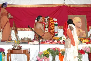 11May08_darshan_067_CMP_WM