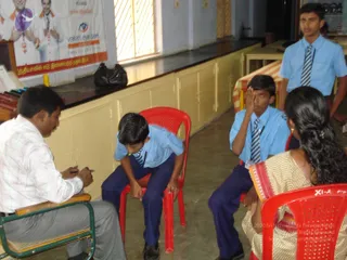 2009-Nithyananda-Youth-Foundation-Offers-Eyecheckup-to-Students