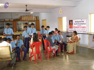 2009-Nithyananda-Youth-Foundation-Offers-Eyecheckup-to-Students