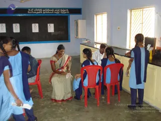 2009-Nithyananda-Youth-Foundation-Offers-Eyecheckup-to-Students