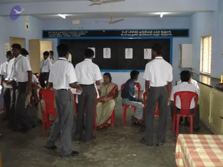 2009-Nithyananda-Youth-Foundation-Offers-Eyecheckup-to-Students