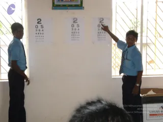 2009-Nithyananda-Youth-Foundation-Offers-Eyecheckup-to-Students