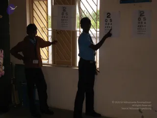 2009-Nithyananda-Youth-Foundation-Offers-Eyecheckup-to-Students
