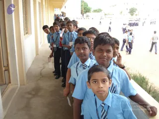 2009-Nithyananda-Youth-Foundation-Offers-Eyecheckup-to-Students