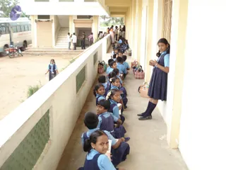 2009-Nithyananda-Youth-Foundation-Offers-Eyecheckup-to-Students