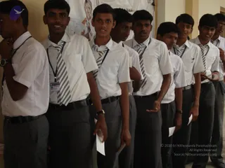 2009-Nithyananda-Youth-Foundation-Offers-Eyecheckup-to-Students