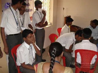 2009-Nithyananda-Youth-Foundation-Offers-Eyecheckup-to-Students