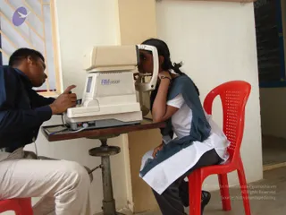 2009-Nithyananda-Youth-Foundation-Offers-Eyecheckup-to-Students