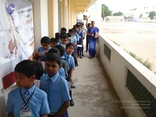 2009-Nithyananda-Youth-Foundation-Offers-Eyecheckup-to-Students