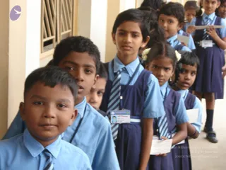 2009-Nithyananda-Youth-Foundation-Offers-Eyecheckup-to-Students