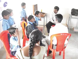 2009-Nithyananda-Youth-Foundation-Offers-Eyecheckup-to-Students